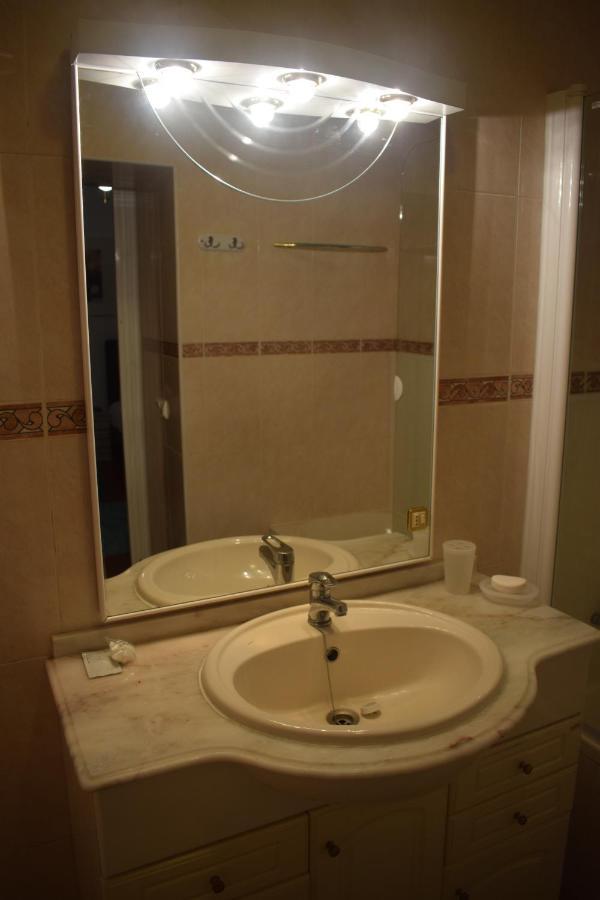Joan & Greg'S Bed & Breakfast Portimao Exterior photo